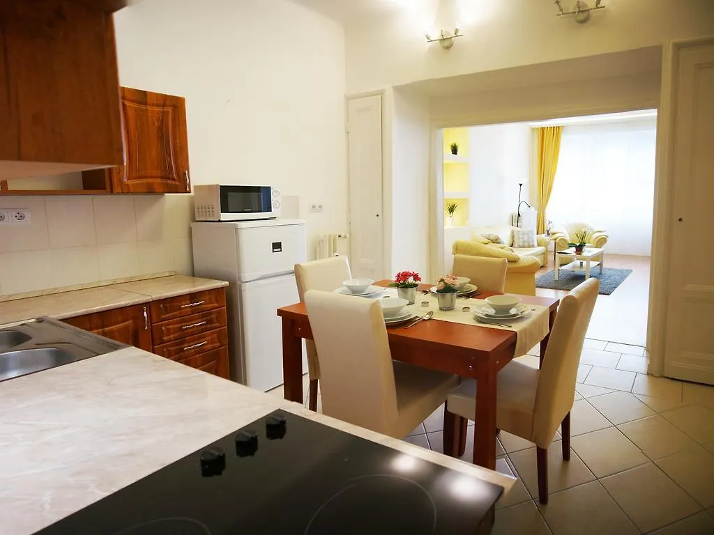 Modern Apartment Literally In The Downtown بودابست